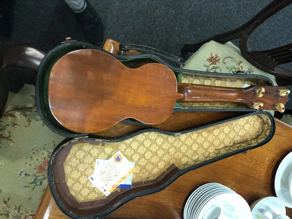 VINTAGE AKAI (ALOHA MANUFACTURING CO.) HAWAIIAN UKULELE C.1925 Image 1++