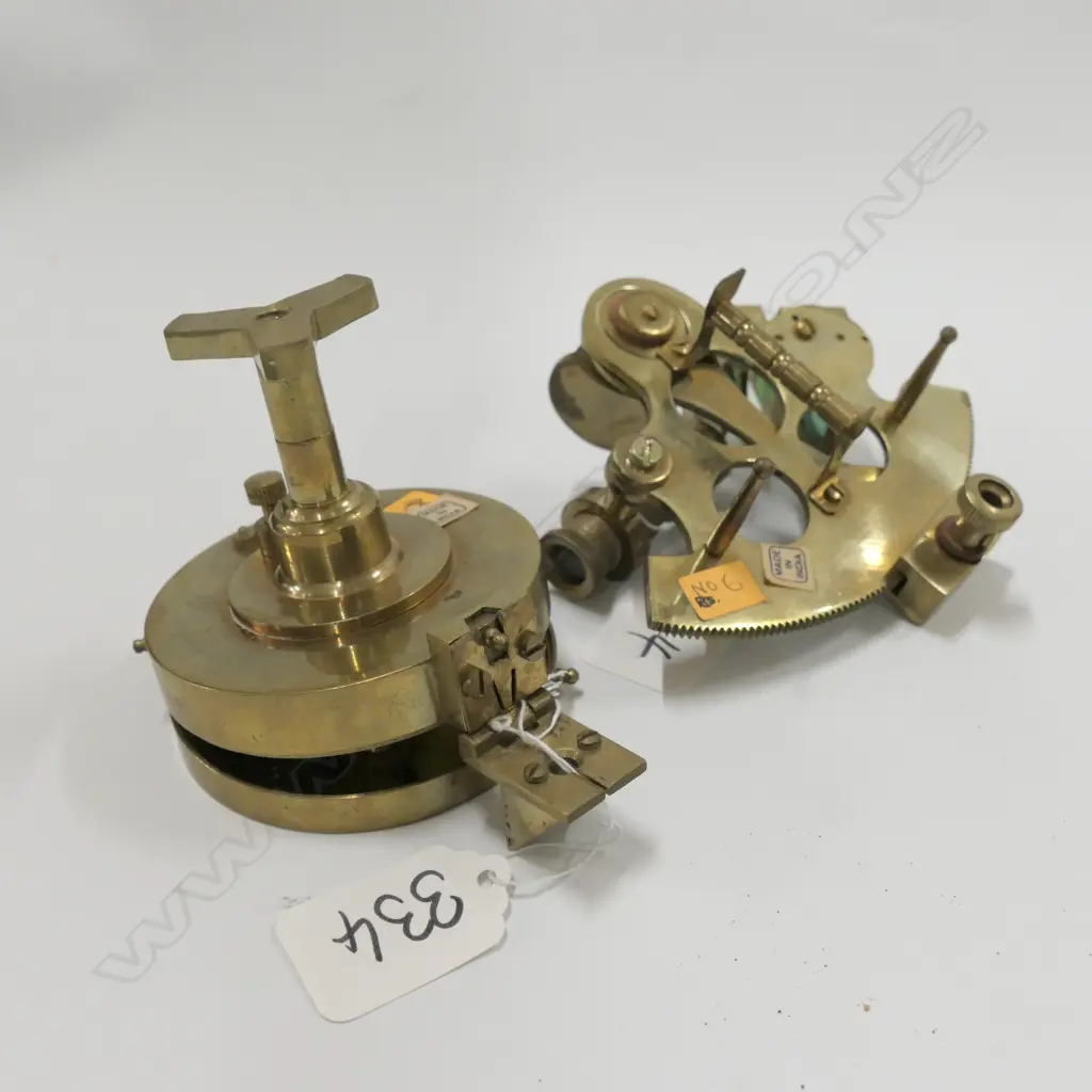 2 OLD STYLE TRAVELLING NAVIGATIONAL INSTRUMENTS Image 1++