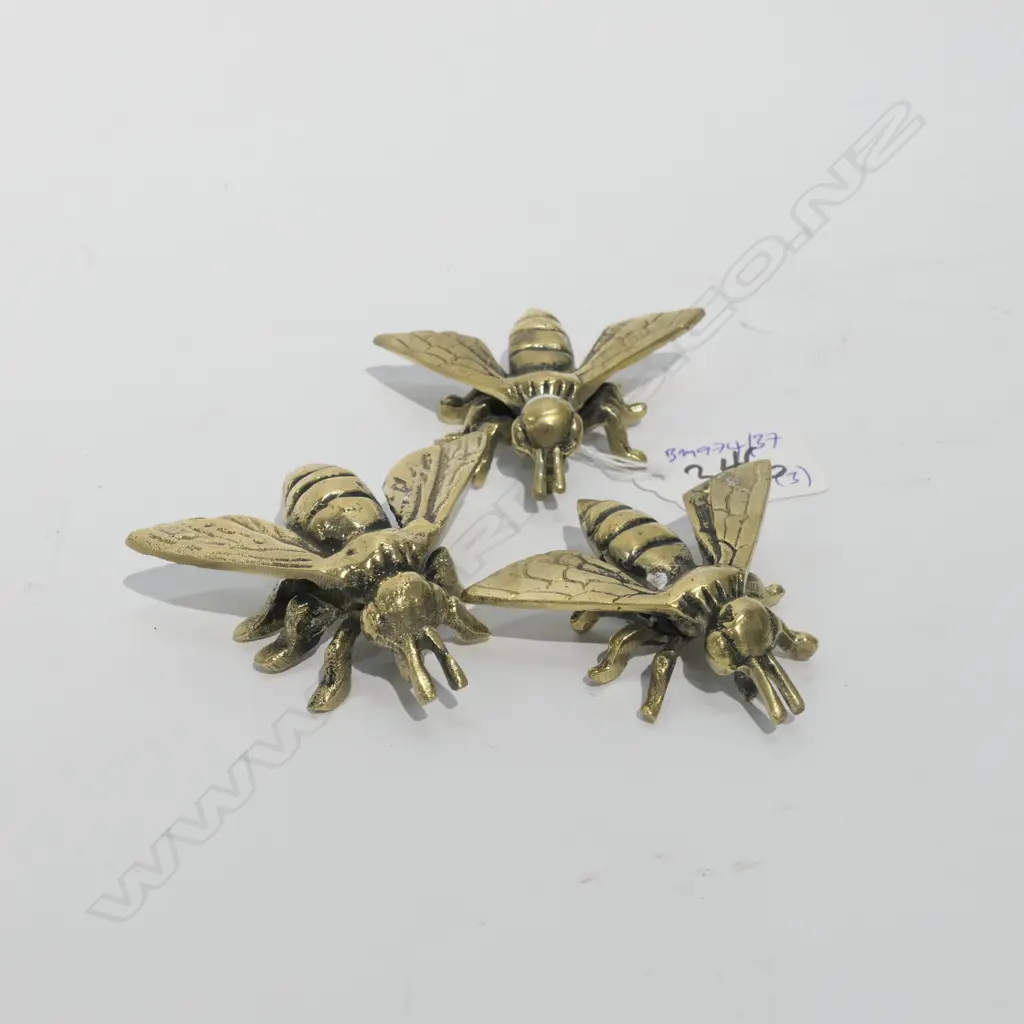 3 CAST BRASS BEES L 60 MM Image 1++