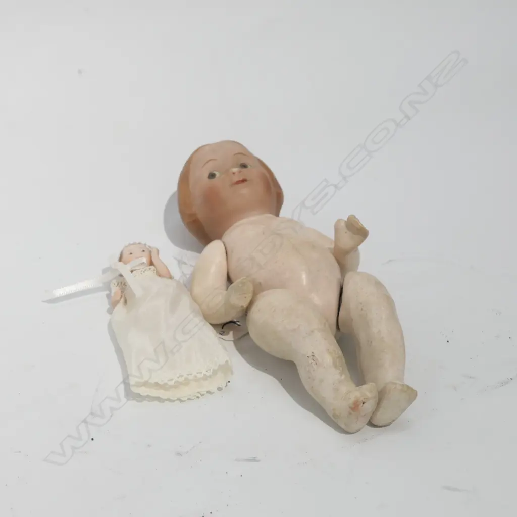 SMALL ANTIQUE DOLL AND A FROZEN CHARLOTTE Image 1++