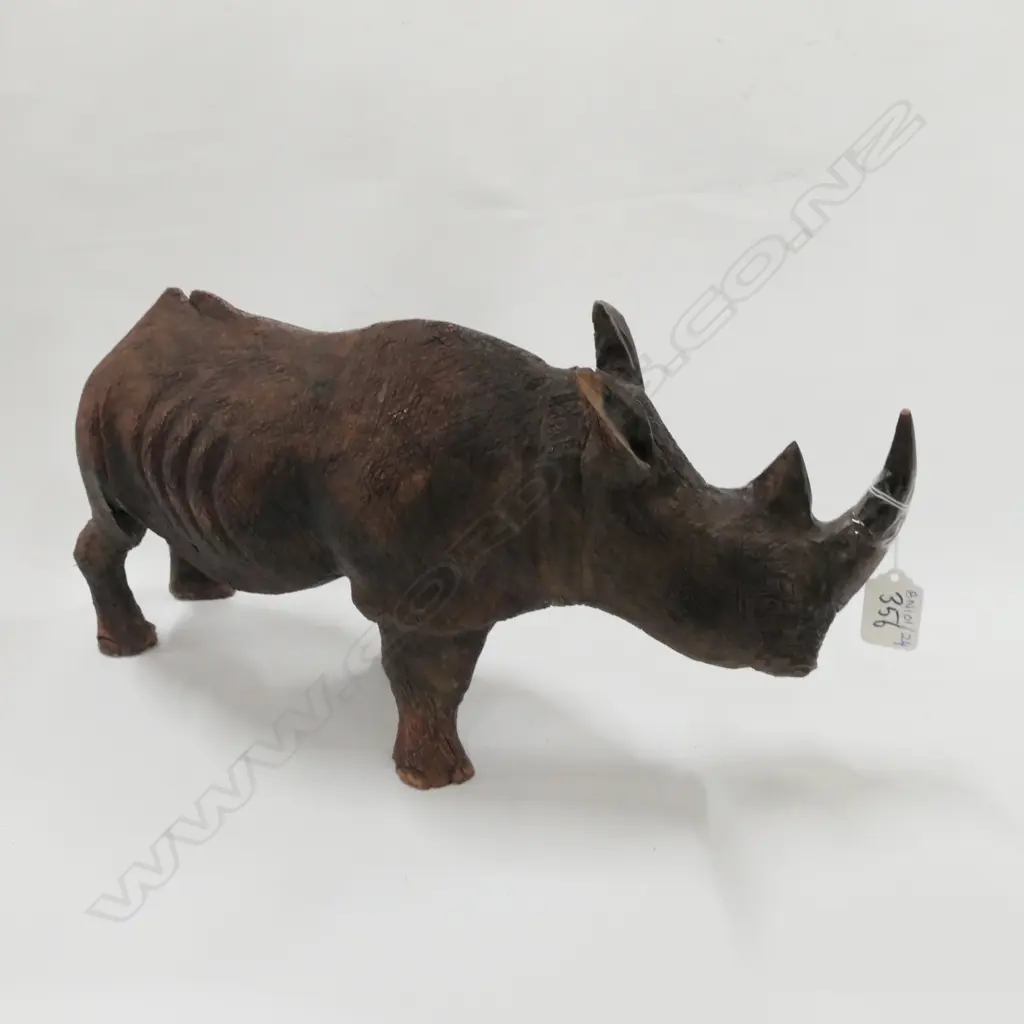 CARVED WOODEN RHINOCEROS 440MM L Image 1++