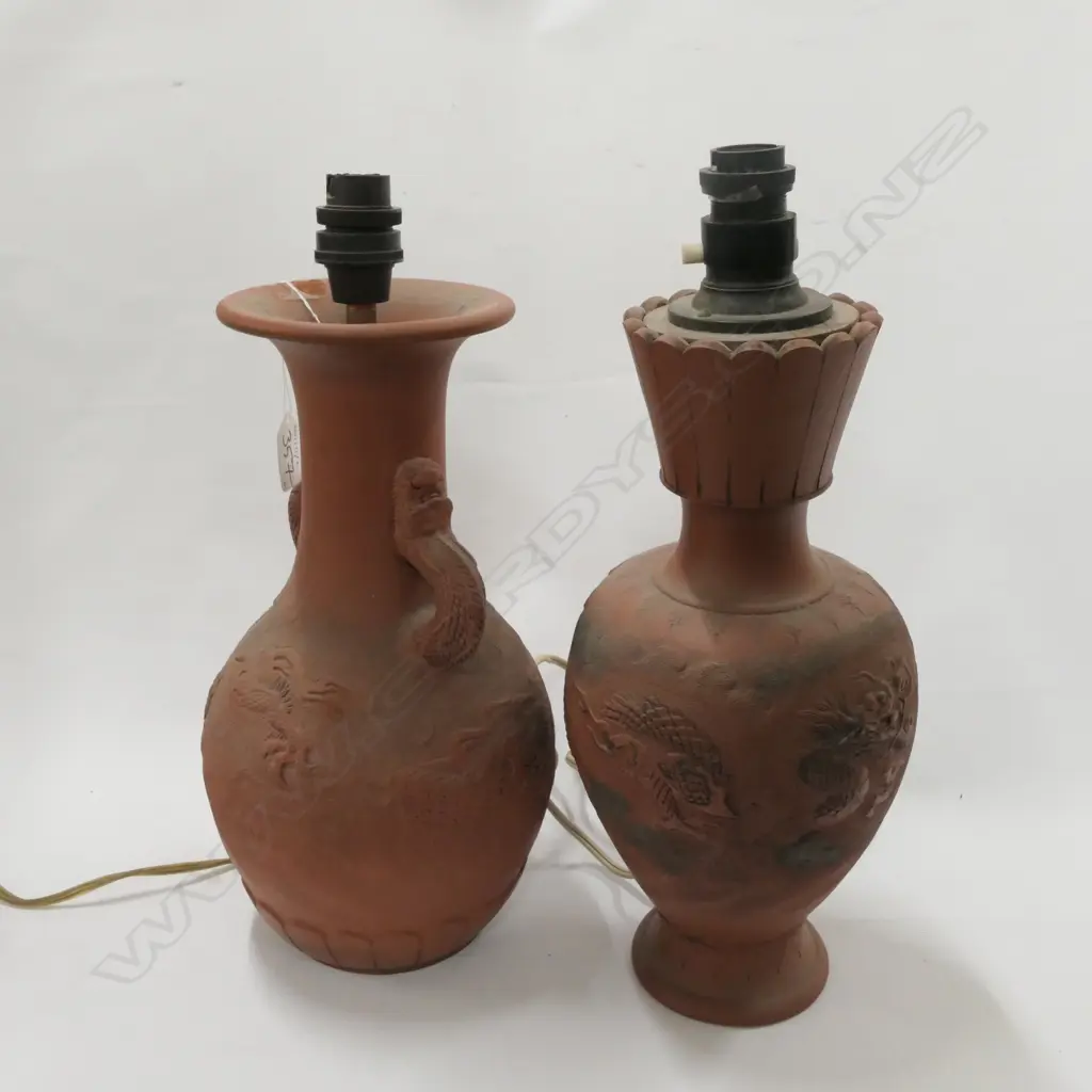 2 JAPANESE TERRACOTA DRAGON LAMPS. H. 310MM Image 1++