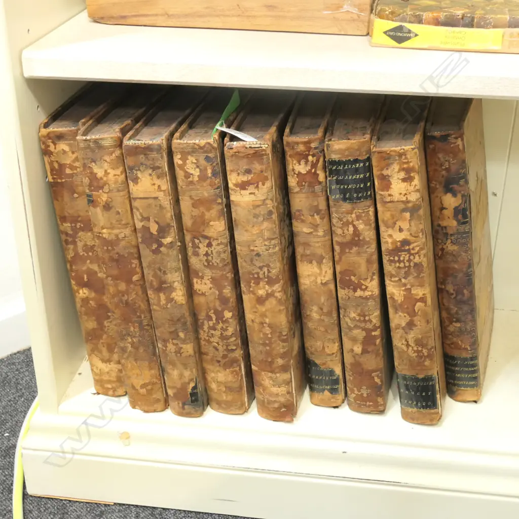 9 LEATHER BOUND VOLUMES SHAKESPEARE Image 1++