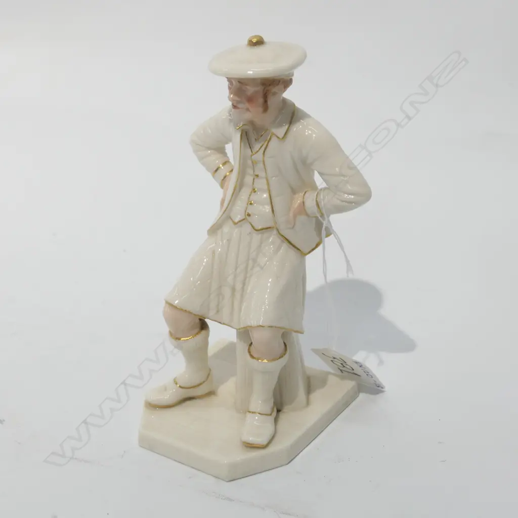 ROYAL WORCESTER FIGURE . MARKED  Image 1++