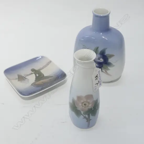 THREE PCES OF ROYAL COPENHAGEN; TWO VASES AND PIN DISH