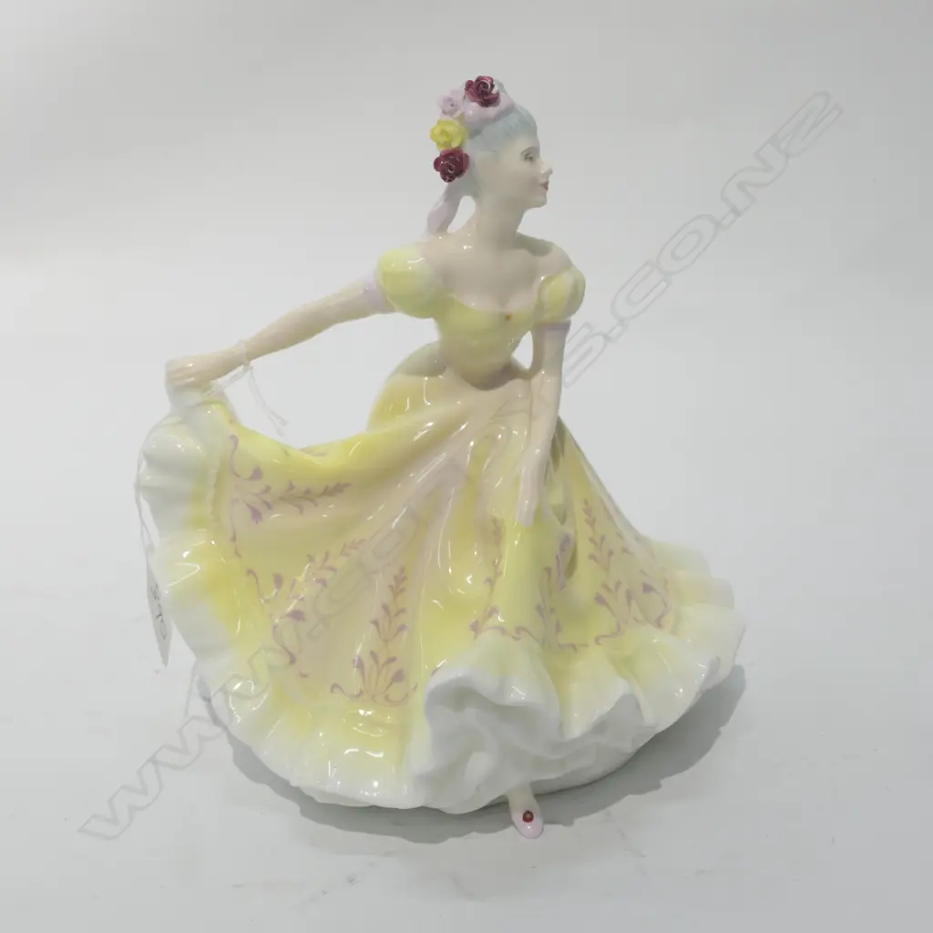 R/DOULTON FIGURINE NINETTE H 200 MM Image 1++