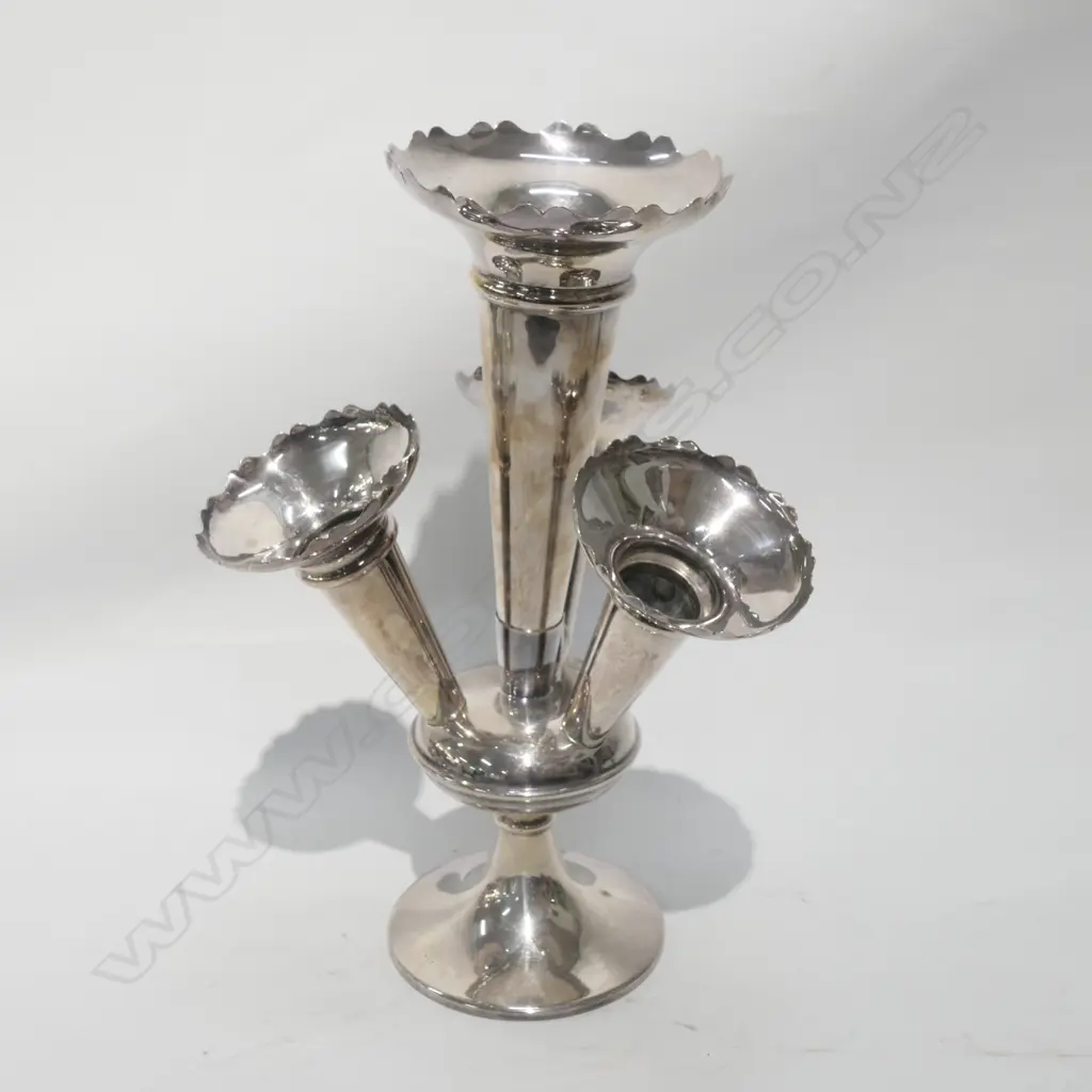 SILVER PLATE 4 TRUMPET EPERGNE Image 1++