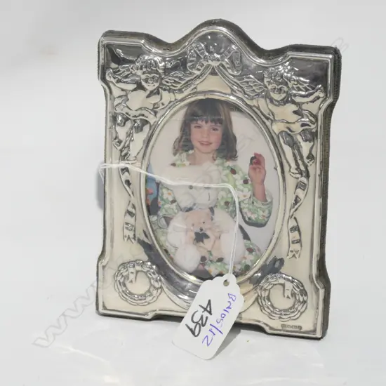 VICTORIAN STYLE SILVER PHOTO FRAME, EASEL BACK, 130 x 100mm