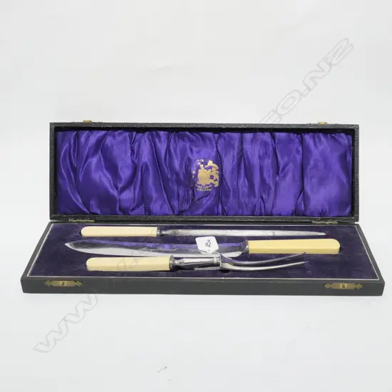 3 PCE IVORINE CARVING SET IN BOX