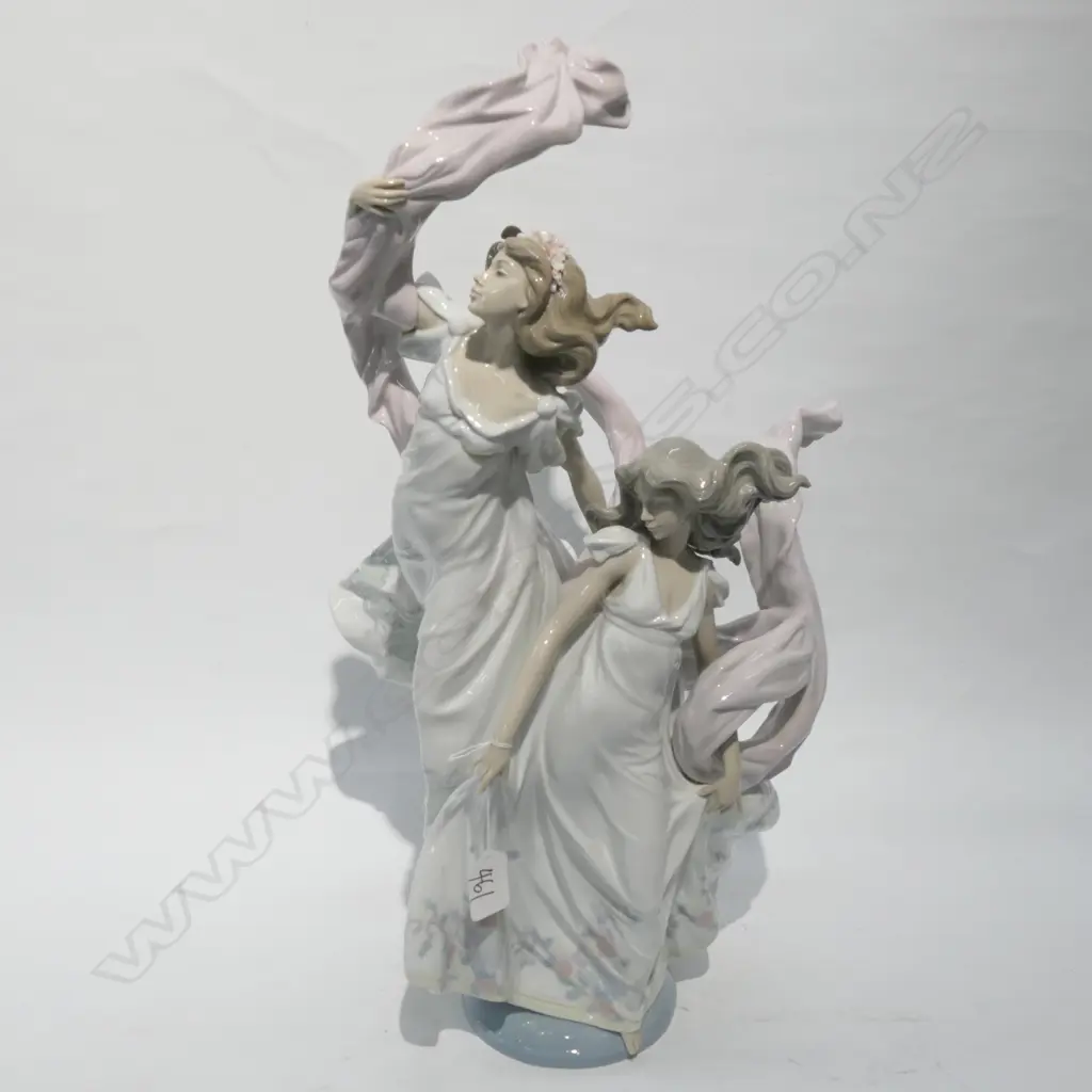 LARGE LLADRO FIGURE GROUP OF 2 YOUNG WOMAN H 500 MM Image 1++