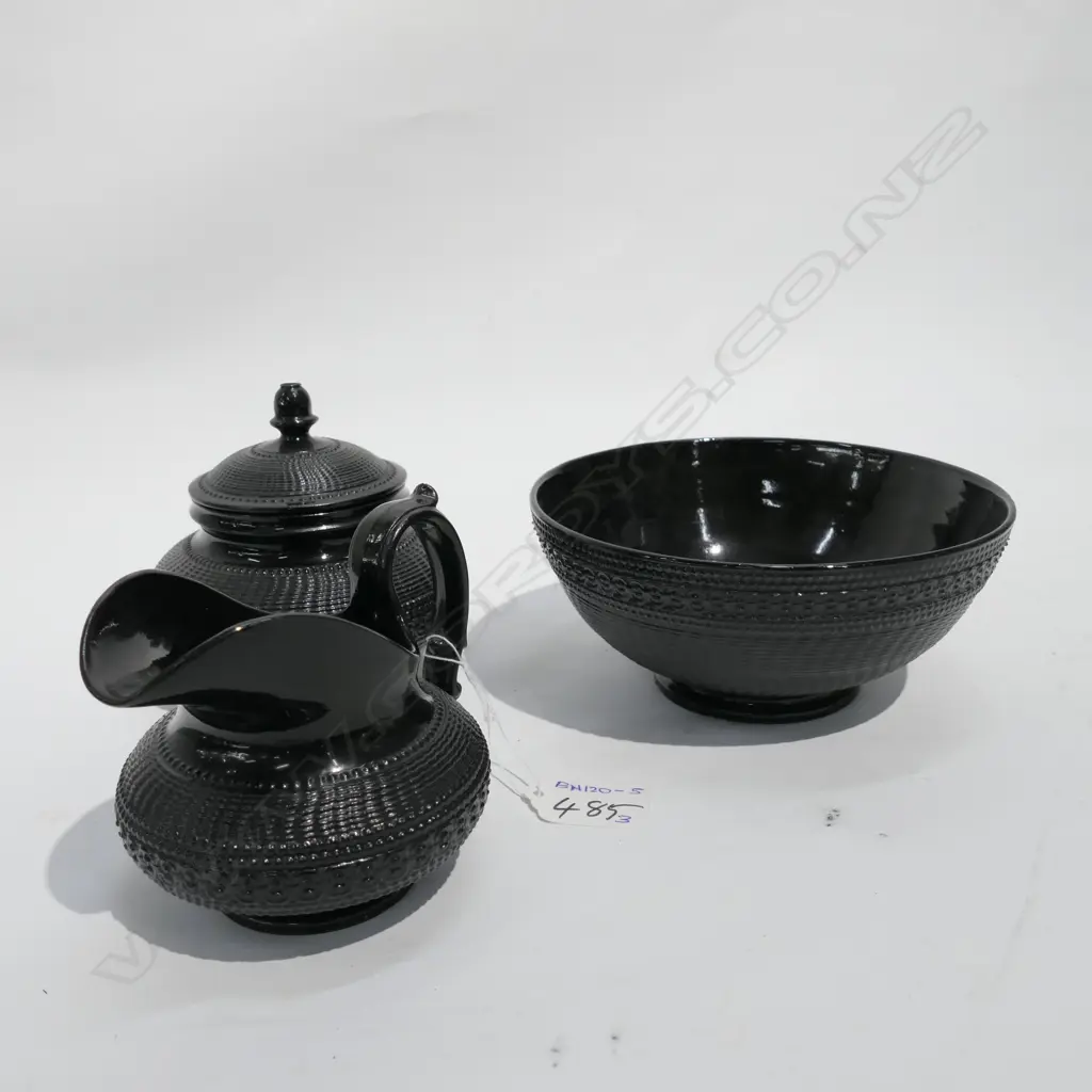 GEORGIAN STYLE TRIO BLACK GLASS  Image 1++