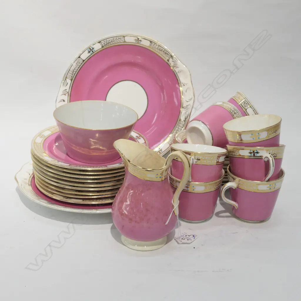30 PCE TEA SET; 9 PLATES, 10 SAUCERS, 2 PLATTERS, 1 JUG, 7 CUPS, BOWL Image 1++