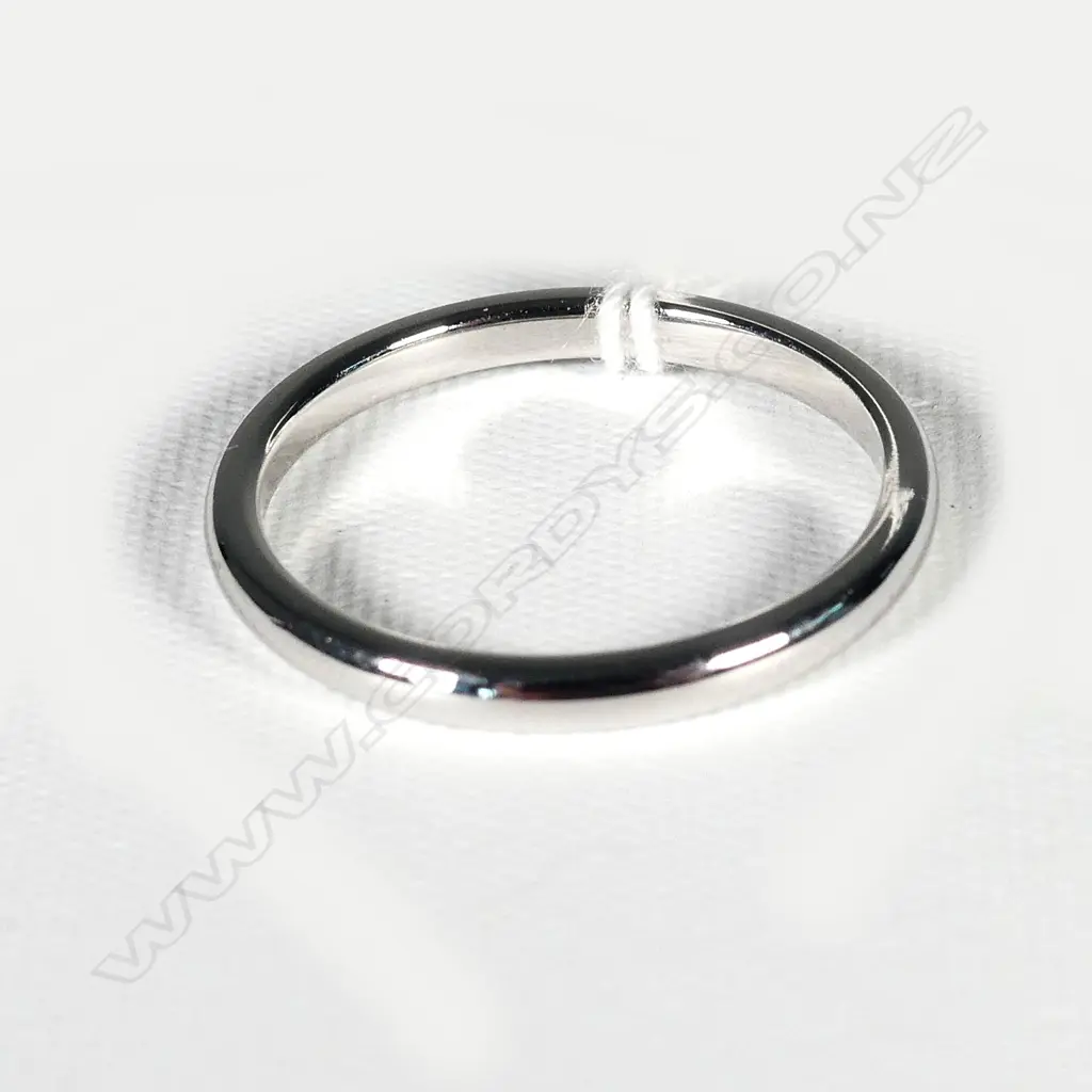 14CT WHITE GOLD BAND  Image 1++