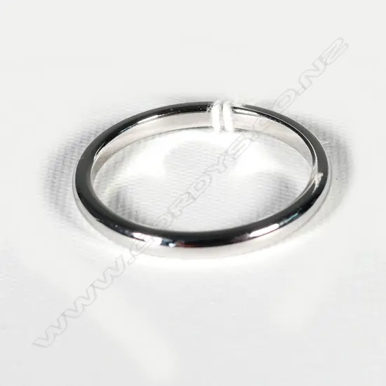 14CT WHITE GOLD BAND 