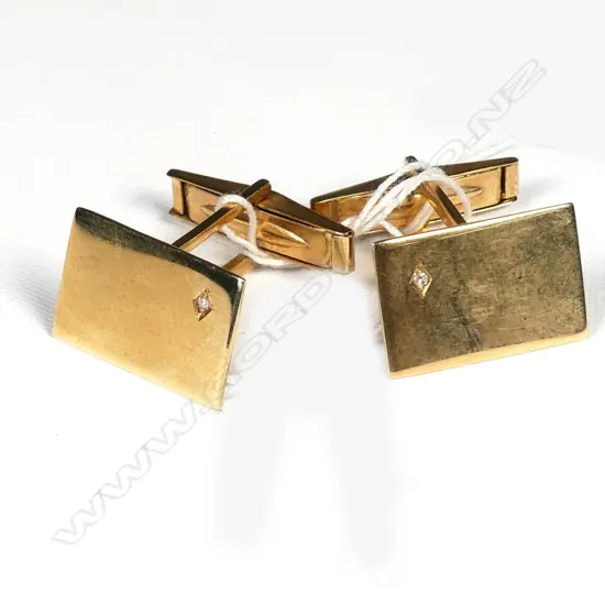 PR 9CT DIAMOND SET CUFFLINKS 7GM