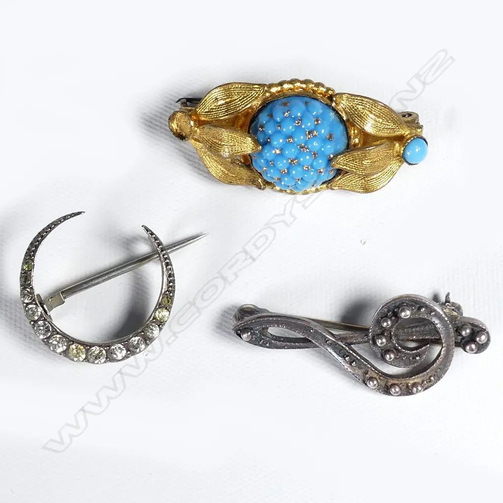 3X ASSORTED BROOCH  Image 1++