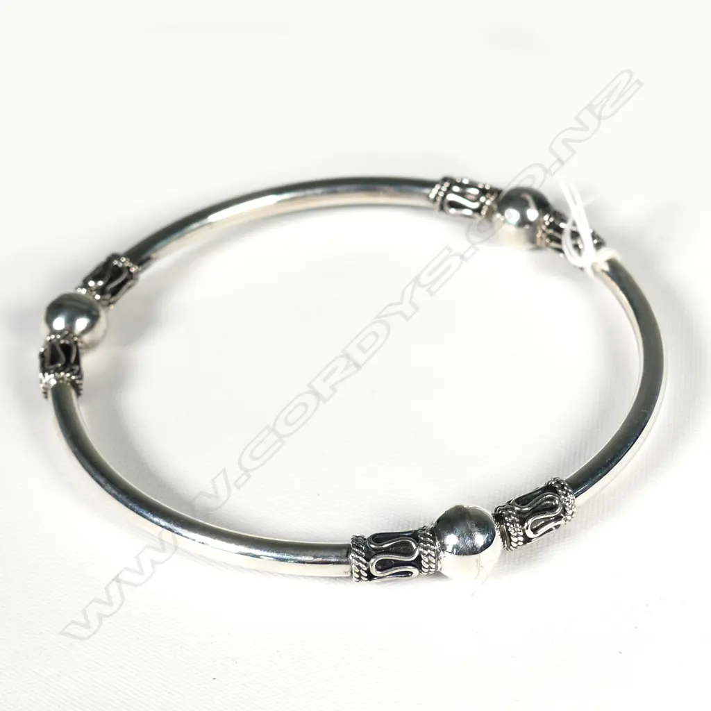 SILVER BANGLE Image 1++