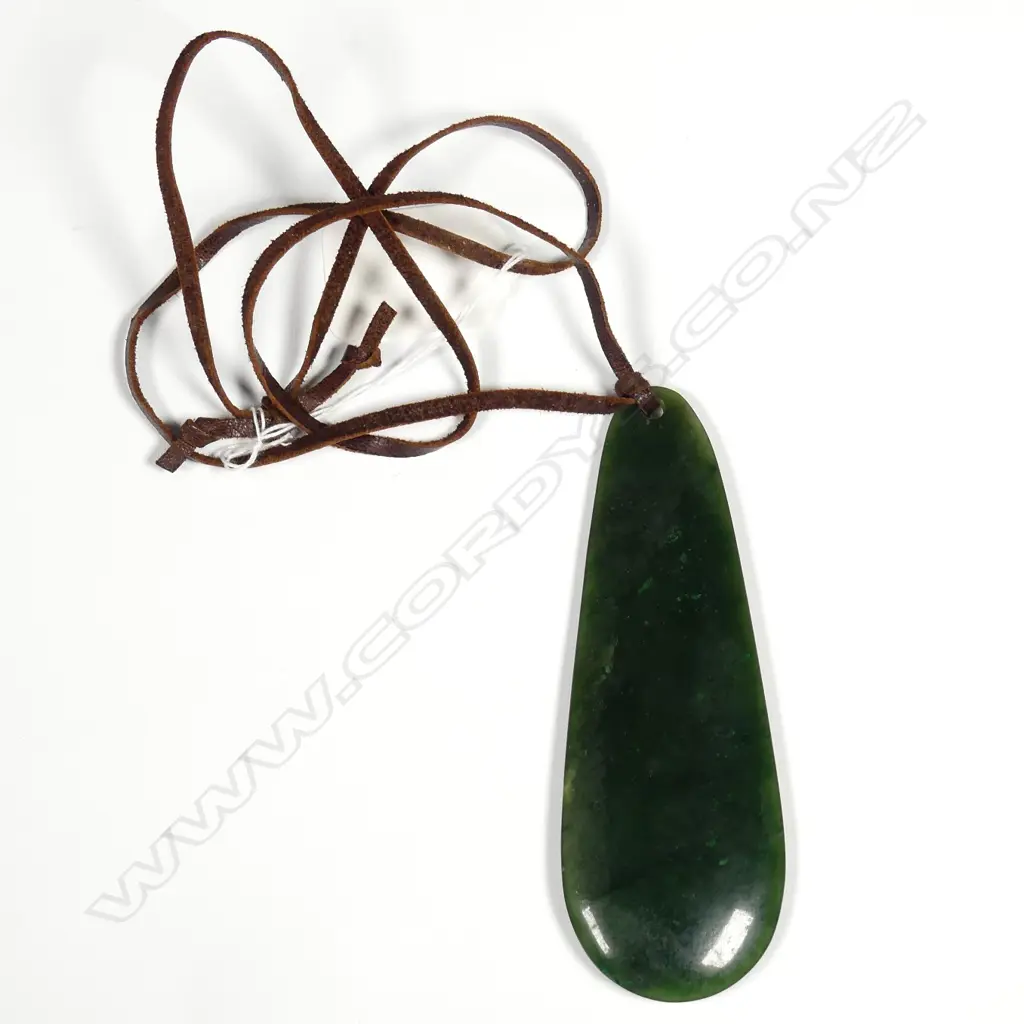 POUNAMU PENDANT  Image 1++