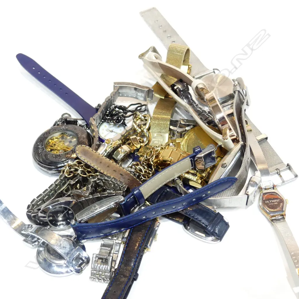 BOX LOT ASST LADIES WATCHES  Image 1++