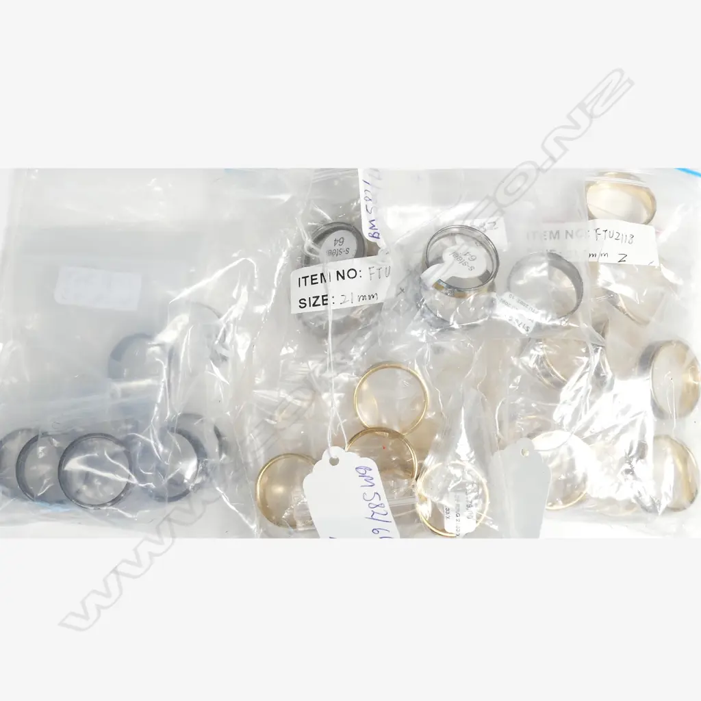 4 BAGS OF WEDDERS, 2 TONED, & S.STEEL, & BLACK, 2082, 2143, 2118, 2133 Image 1++