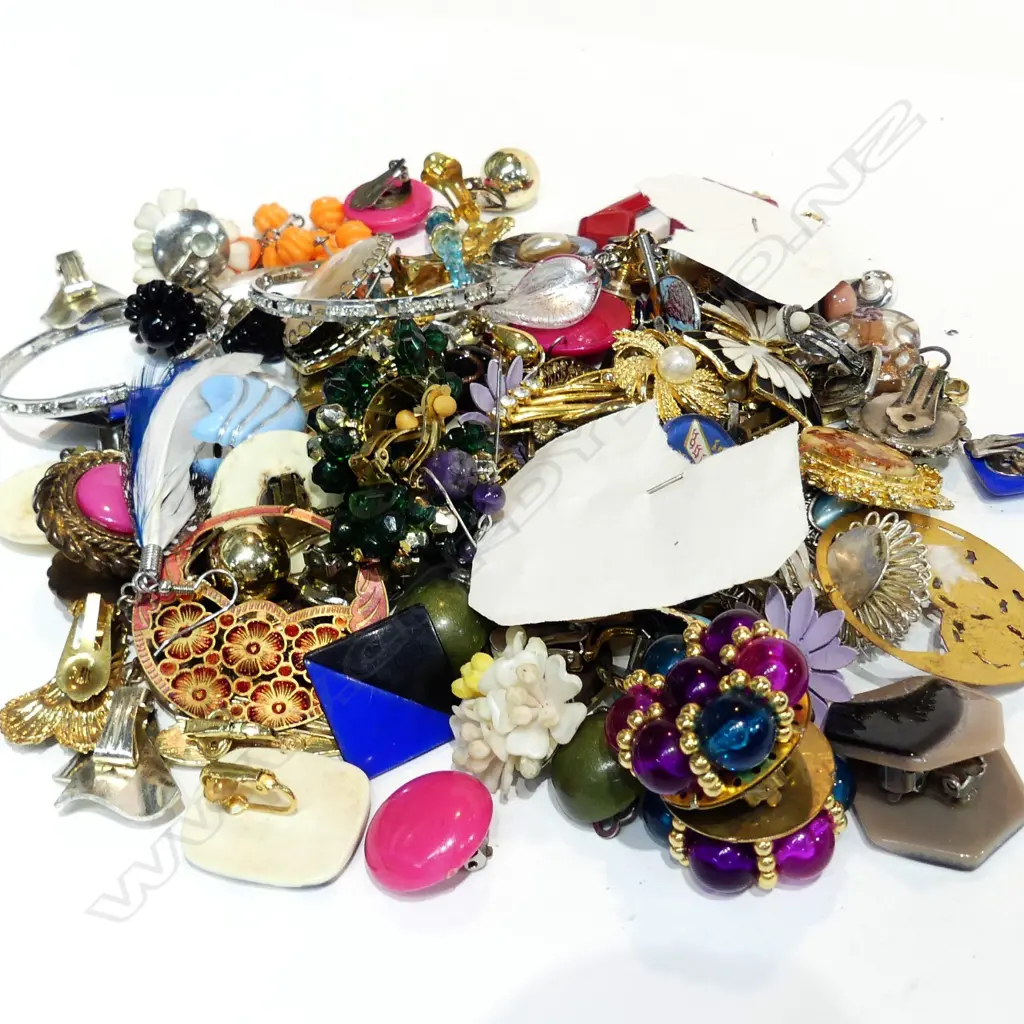 ASSORTED EARRINGS ETC Image 1++