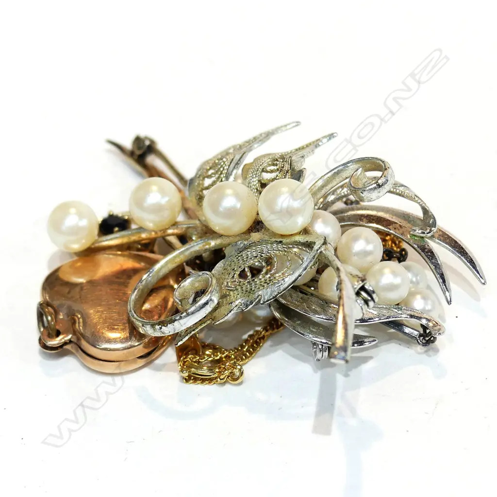 SILVER PEARL BROOCHES/ BRACELET/ G.P. NECKLACE ETC Image 1++