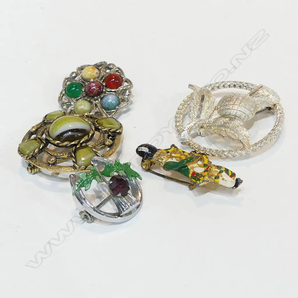 5 SCOTTISH BROOCHES Image 1++