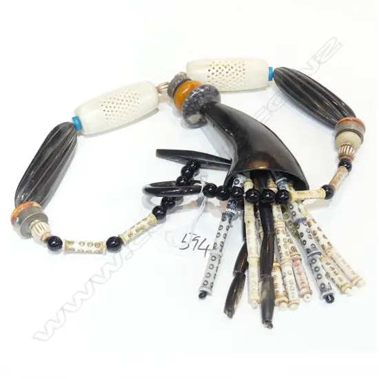  LARGE HORNE AND STONE NECKLACE 