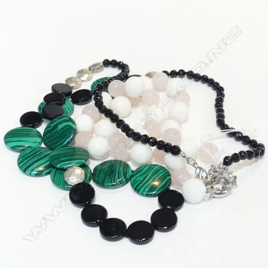 ROSE QUARTZ NECKLACE/ MALACHITE BEAD NECKLACE?