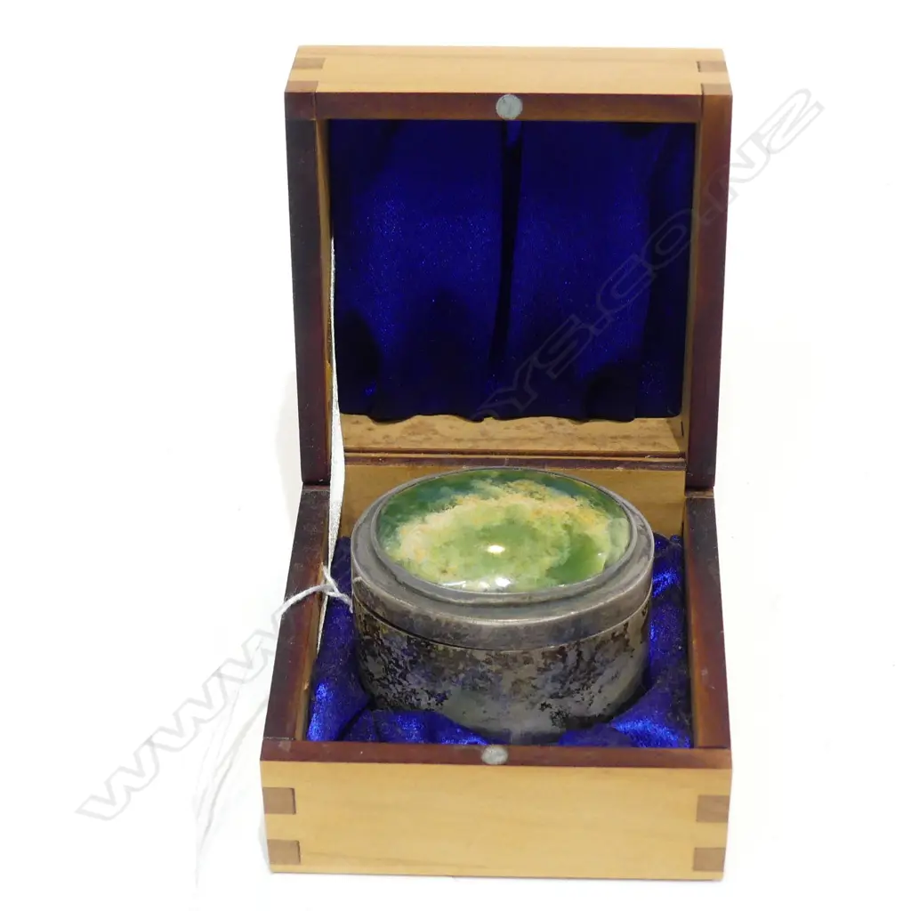 STG ROAKE SILVER TRINKET BOX IN CASE  Image 1++