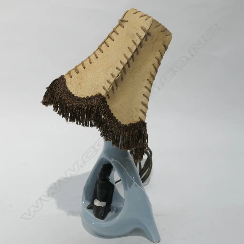 VINTAGE BARSONY FIGURE TABLE LAMP AND SHADE H 320 MM Image 1++