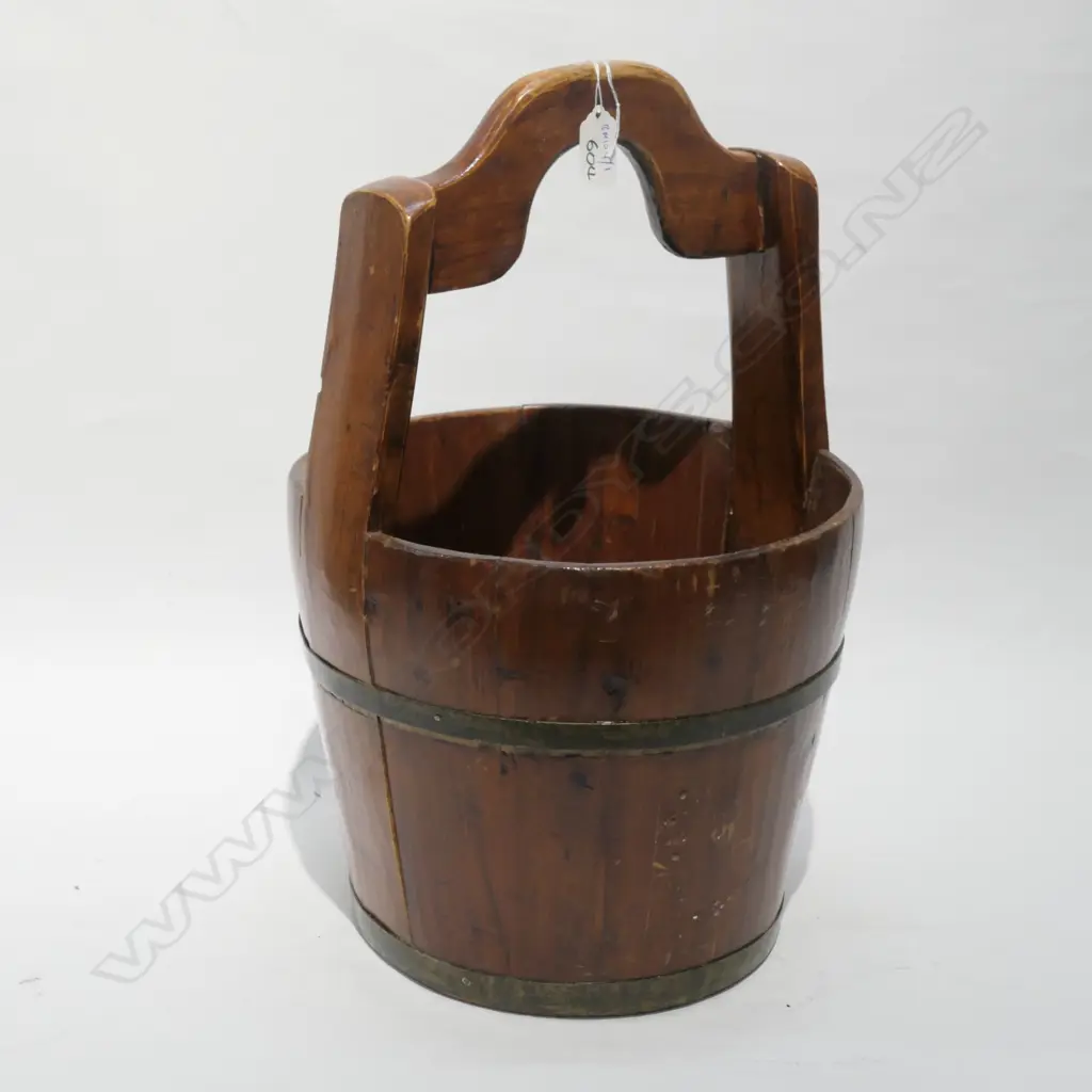 CHINESE WOODEN WATER BUCKET Image 1++