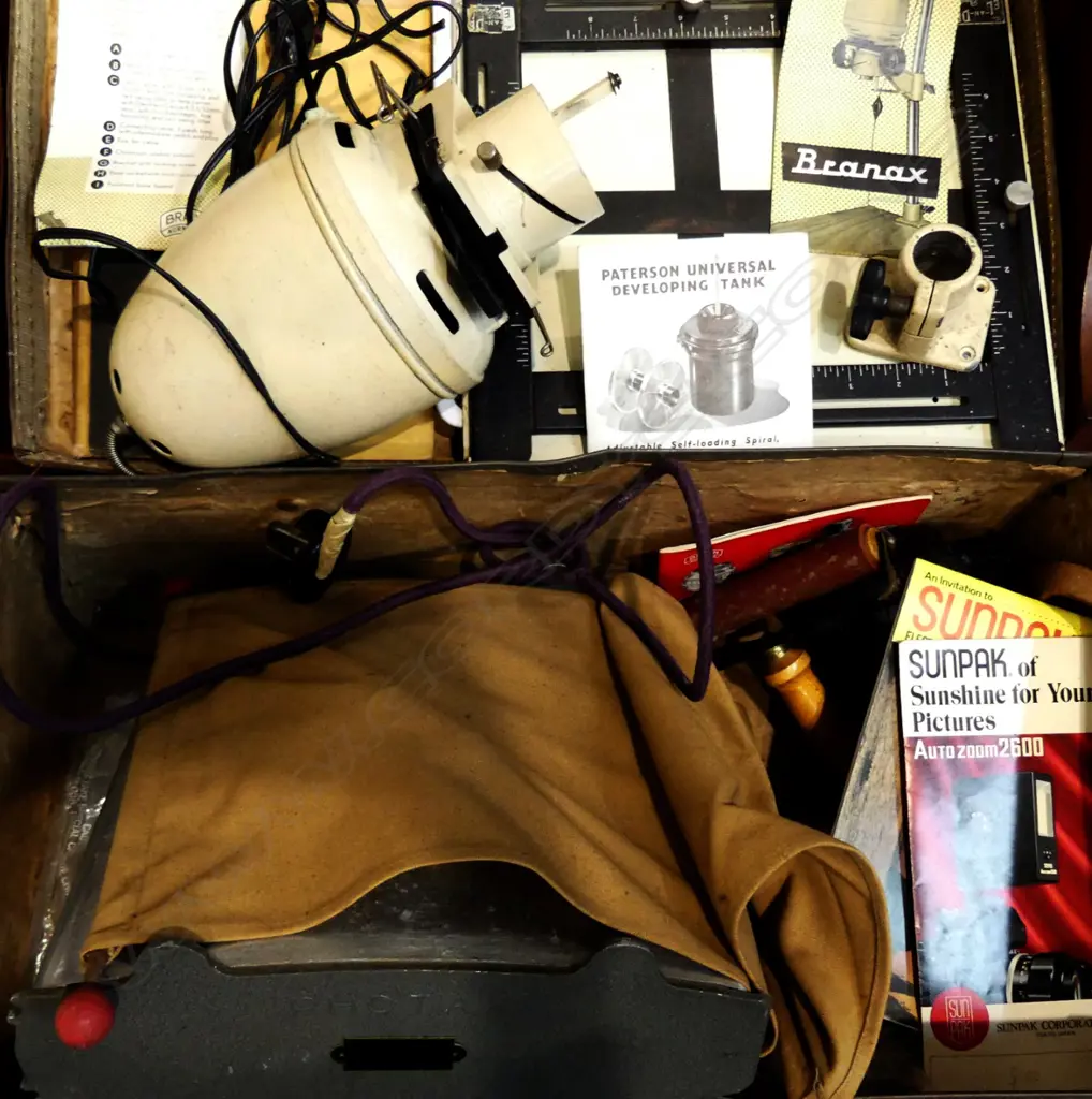 GOOD VINTAGE PHOTOGRAPHIC ENLARGERS ETC, Image 1++