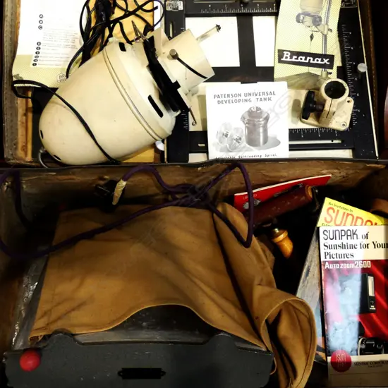 GOOD VINTAGE PHOTOGRAPHIC ENLARGERS ETC,