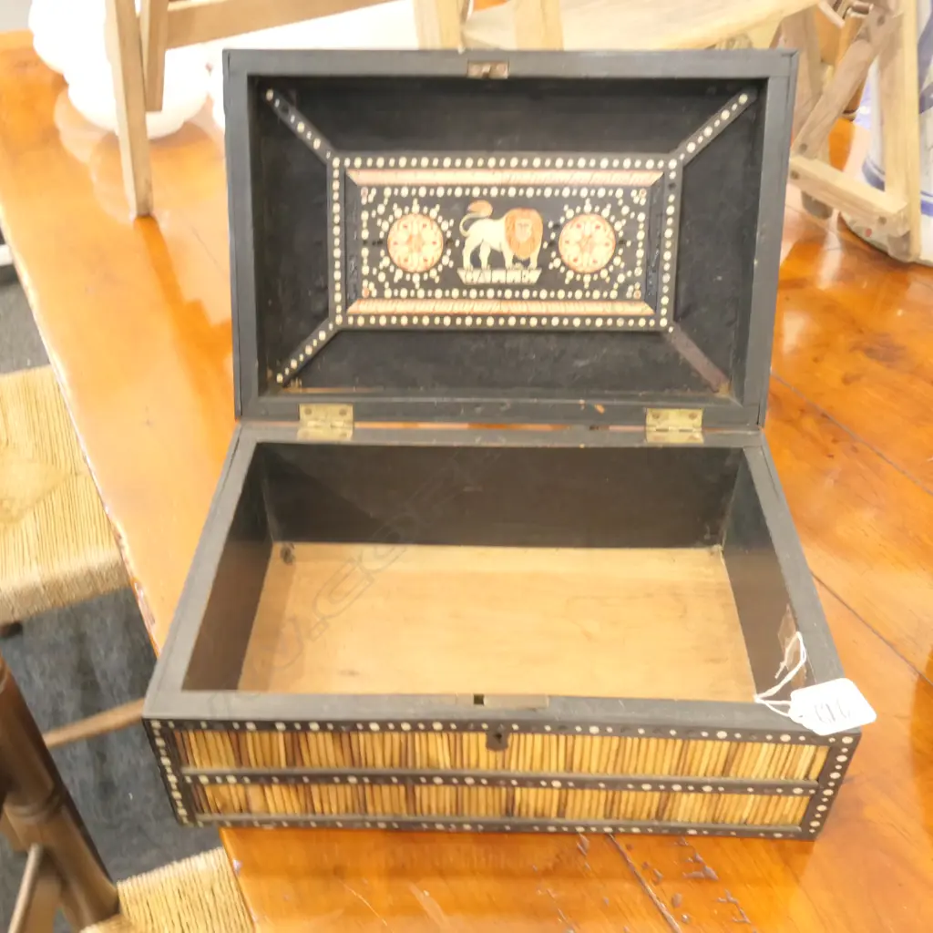 LARGE PORCUPINE QUILL BOX /EBONY + IVORY INLAY L 310 MM Image 1++