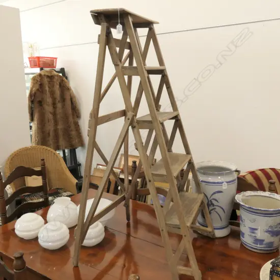 OLD OREGON PINE STEP LADDER