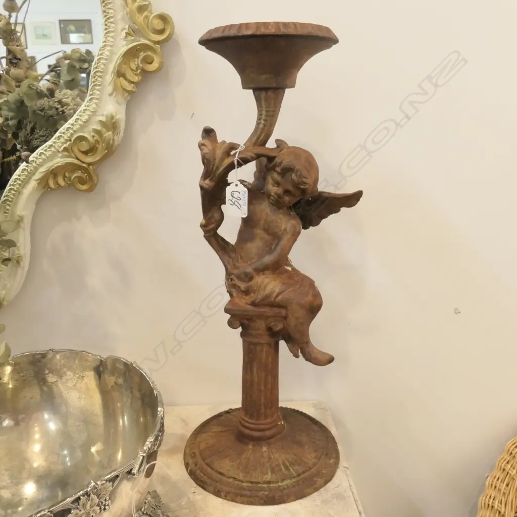 DECORATIVE BIRD BATH BASE WITH CHERUB MOTIF 480CM TALL Image 1++