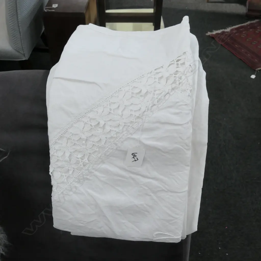 PR VINTAGE LINEN AND LACE PILLOW CASES Image 1++