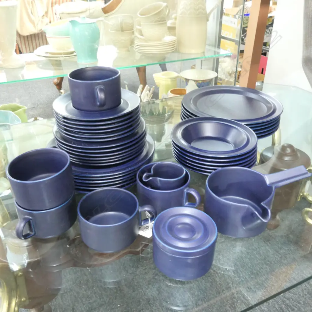 38 PCE 'ARABIA' FINLAND 'BLUES' 6 PLATES, 12 SIDE PLATES, 6 SAUCERS, 5 CUPS, 6 BOWLS, SUGAR, JUG, MILK Image 1++