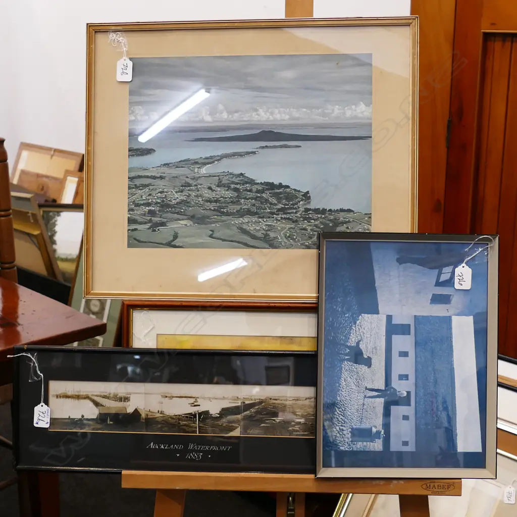 3X SMALL FRAMED PHOTOGRAPHY WORKS INCLUDING WHITE'S + FRAMED PRINT Image 1++