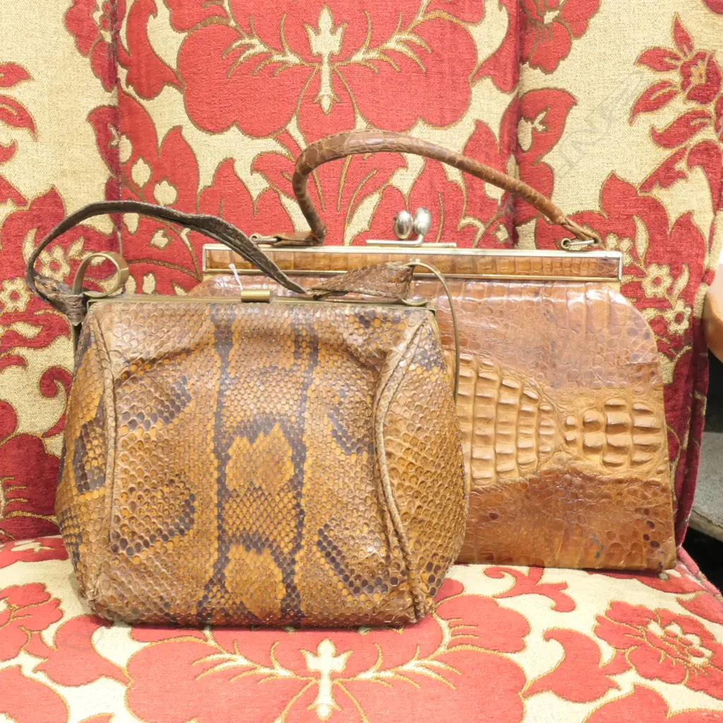 PAIR OF CROCODILE LEATHER HAND BAGS Image 1++