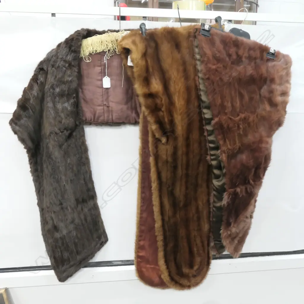 3X VINTAGE FUR STOLES Image 1++