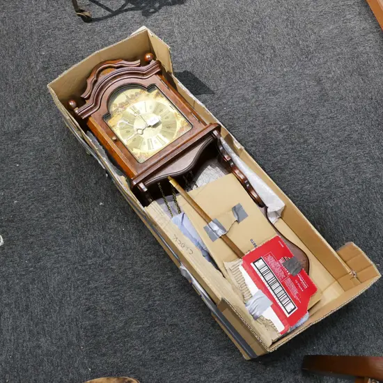 OAK FRAMED ANTIQUE STYLE WALL CLOCK