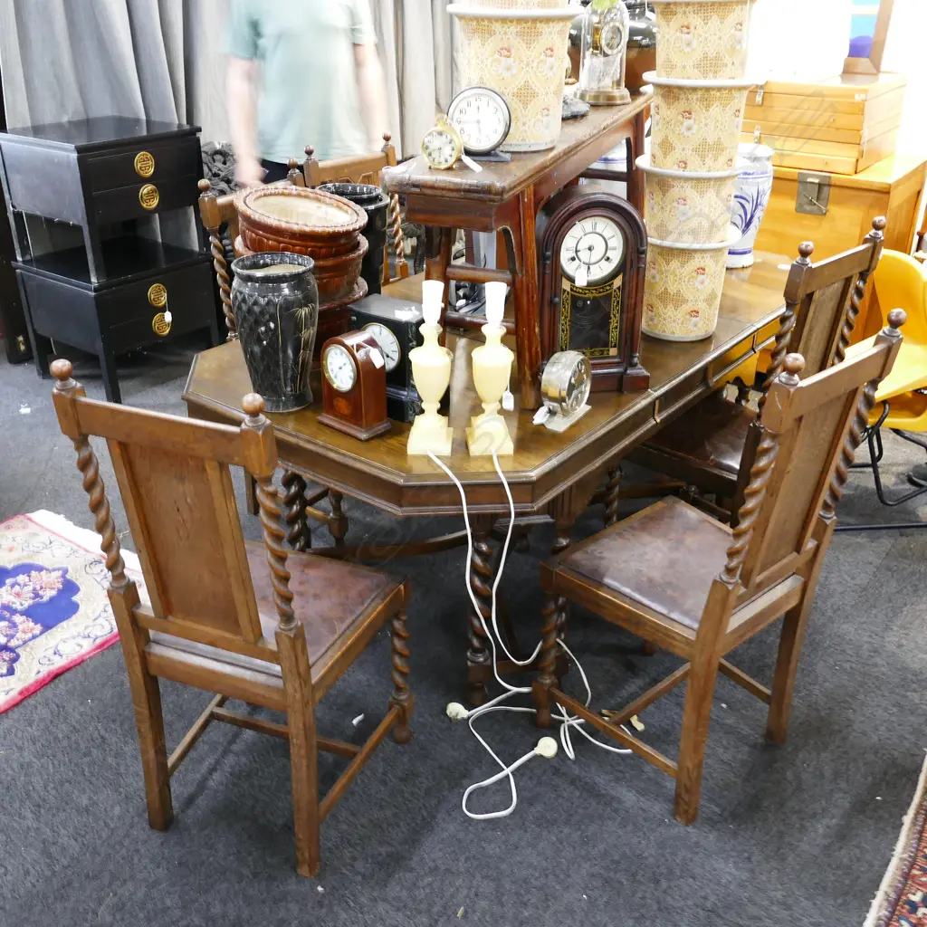 1920'S OAK BARLEY TWIST EXT. TABLE WITH TWO LEAVE & 6 CHAIRS Image 1++