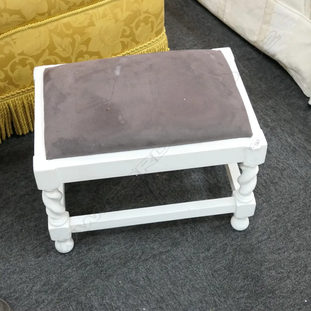 WHITE OAK SHABBY CHIC STOOL 460MM L 360MM H Image 1++
