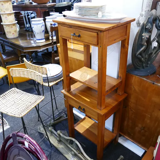 PAIR OF BEDSIDE CABINETS H. 660MM