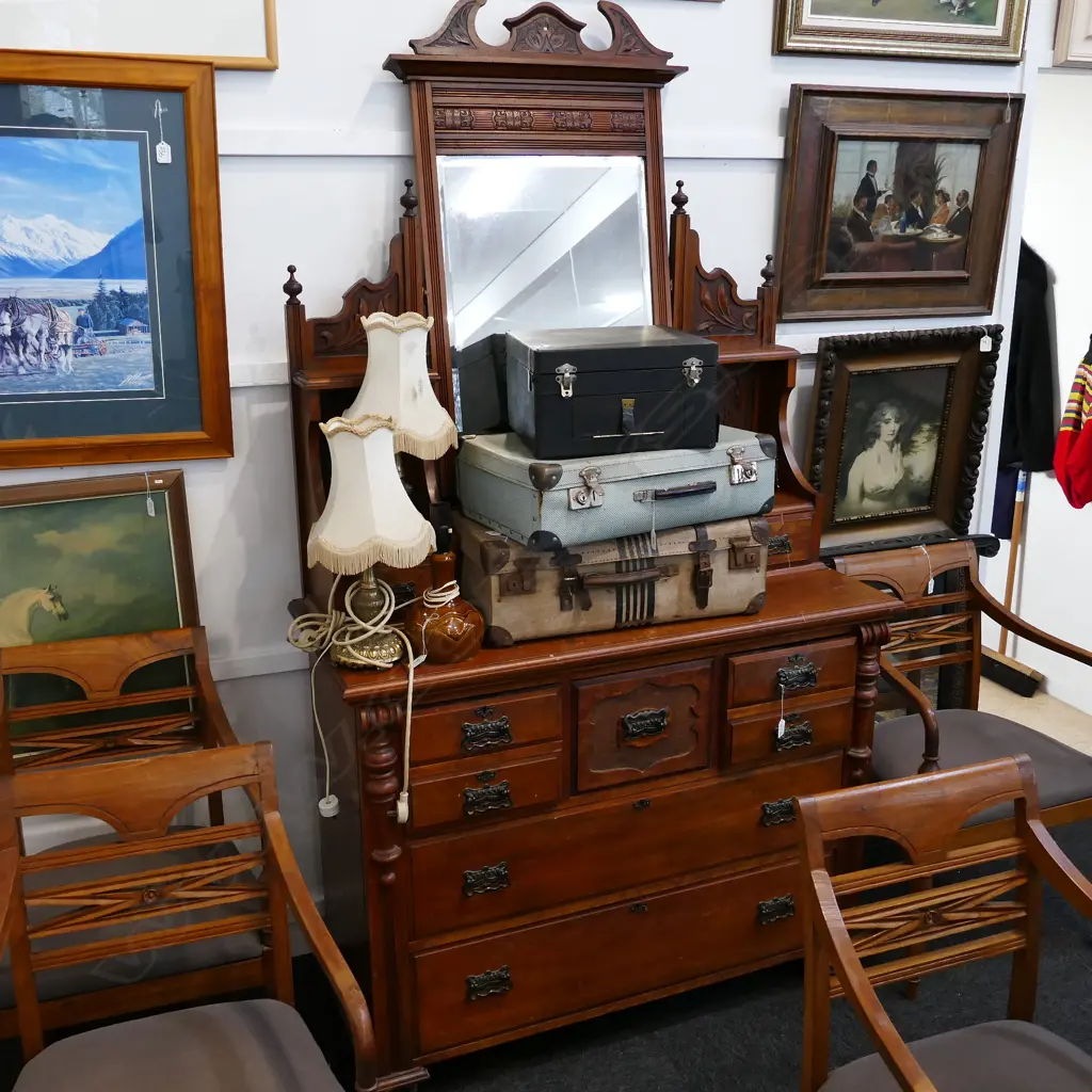 COLONIAL KAURI DRESSING TABLE... Image 1++