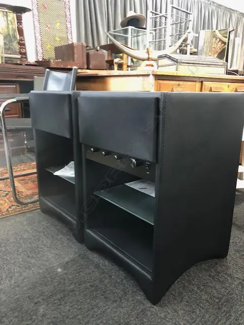 AS NEW PR BLACK BLUETOOTH SPEAKER SIDE CABINETS Image 1++