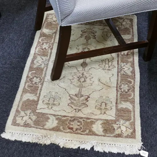 SMALL HAND KNOTTED RUG 970 X 640 MM