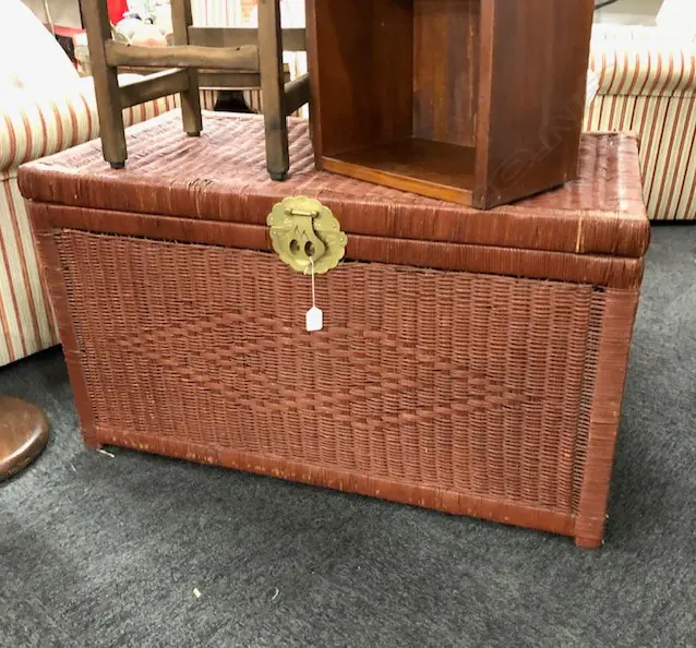 OLD CANE TRUNK HINGED LID Image 1++